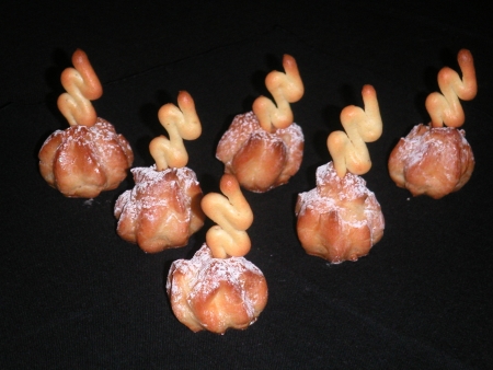 Lighting Bolt Cream Puffs w/Pastry Creme
