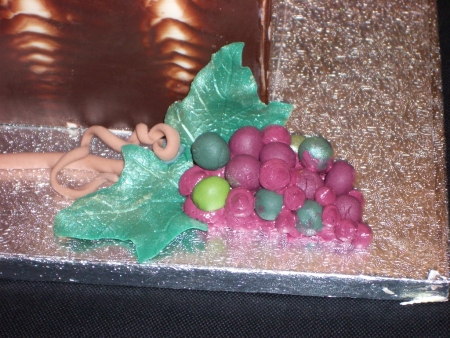 Red Wine Grapes in Gumpaste & Fondant