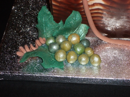 White Wine Grapes in Gumpaste & Fondant